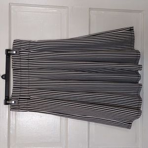 IRIS Womens Skirt Size S Striped Black and White
